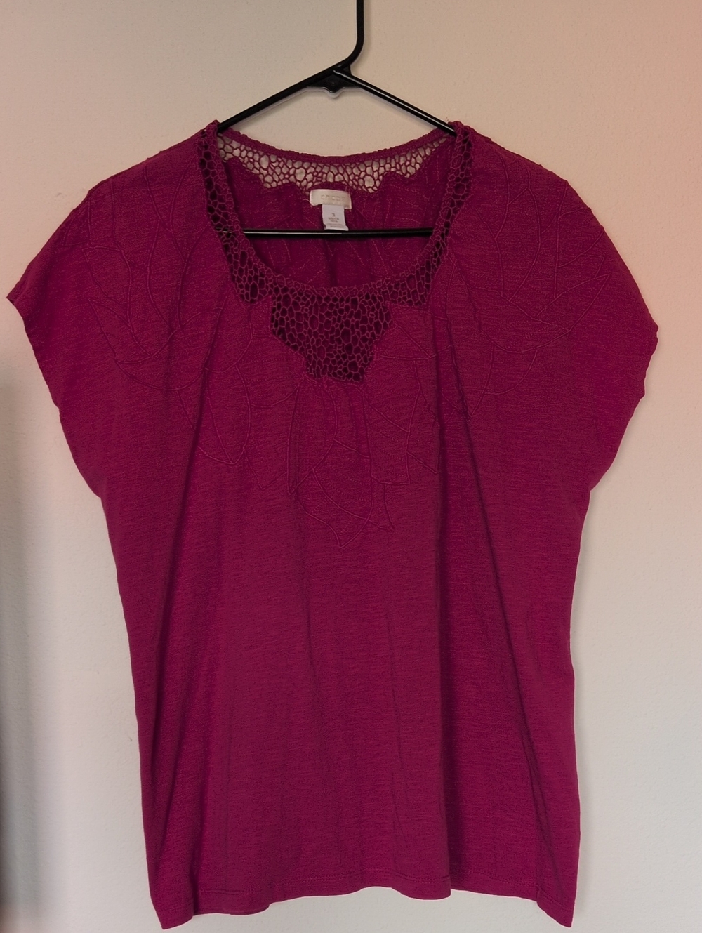 Chico's Women’s Crochet Trim Short Sleeve Top - Magenta Size 3